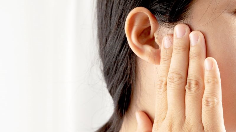 Kulaklık Kullanmak Bu Kadar Zararlı Mı? Yüksek Sesin İşitmeye Etkileri || Göktürk İşitme Cihazları, yüksek ses kulak zarına zarar verir mi, DSÖ işitme kaybı verileri,kulaklık zararı, yüksek ses, işitme kaybı, işitme sağlığı, Göktürk işitme, Kemerburgaz işitme, İstanbul işitme cihazları, işitme korunması, kulaklık kullanımı, sesin işitmeye etkisi